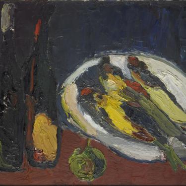 Trois poissons sur une assiette et deux bouteilles, 1955, huile sur toile, 46x55cm